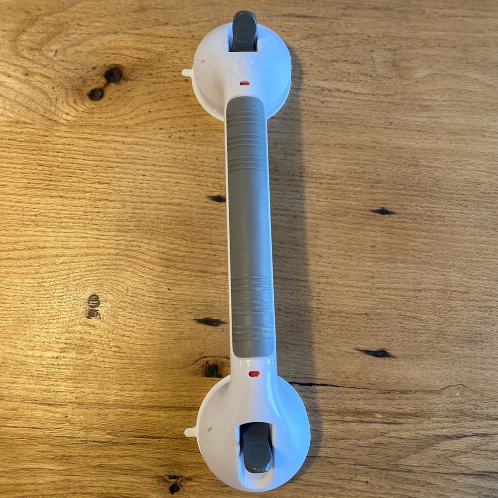 16” Grab Bar Dual‎ Suction Preowned